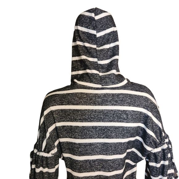 Charming Charlie Shirt Womens Hooded Gray White Striped Size Medium - Picture 10 of 13